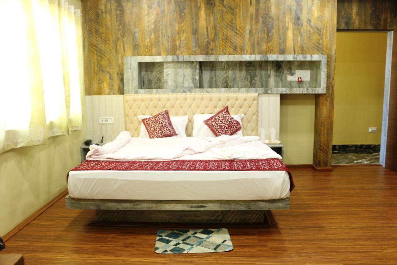 Hotel Himalaya Agartala Extérieur photo