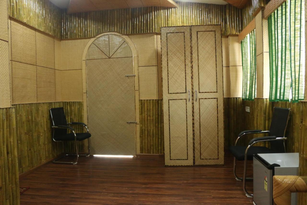 Hotel Himalaya Agartala Extérieur photo