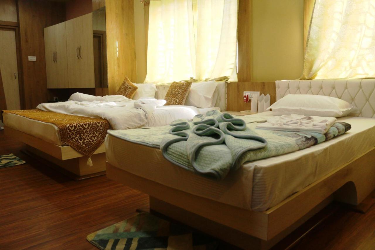 Hotel Himalaya Agartala Extérieur photo