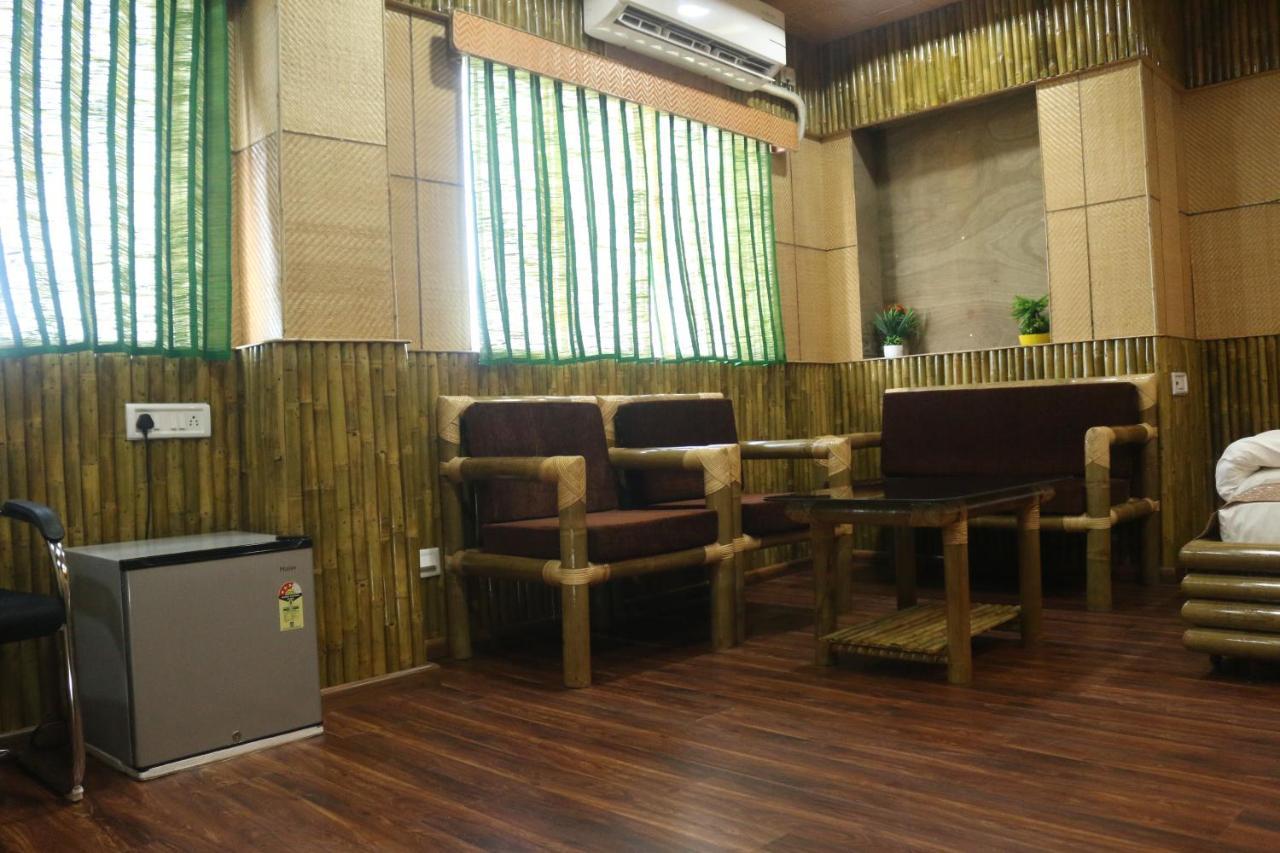 Hotel Himalaya Agartala Extérieur photo