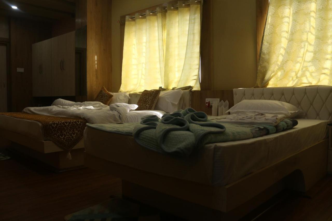 Hotel Himalaya Agartala Extérieur photo