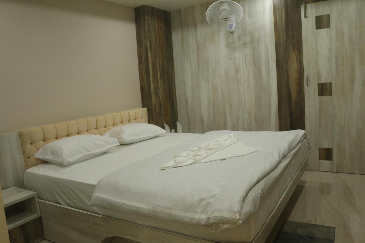 Hotel Himalaya Agartala Extérieur photo