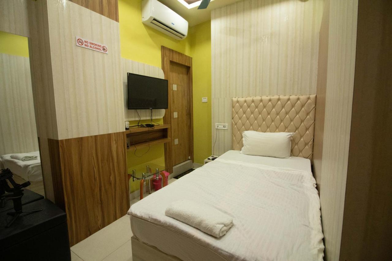 Hotel Himalaya Agartala Extérieur photo