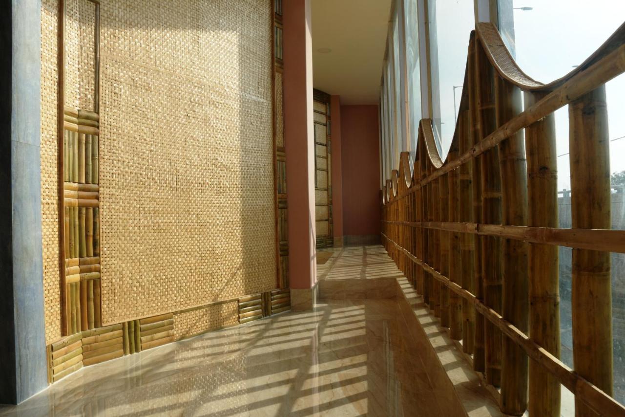 Hotel Himalaya Agartala Extérieur photo