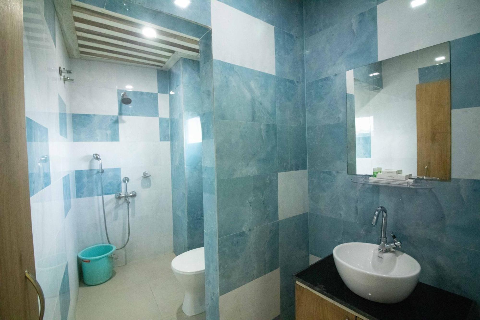Hotel Himalaya Agartala Extérieur photo