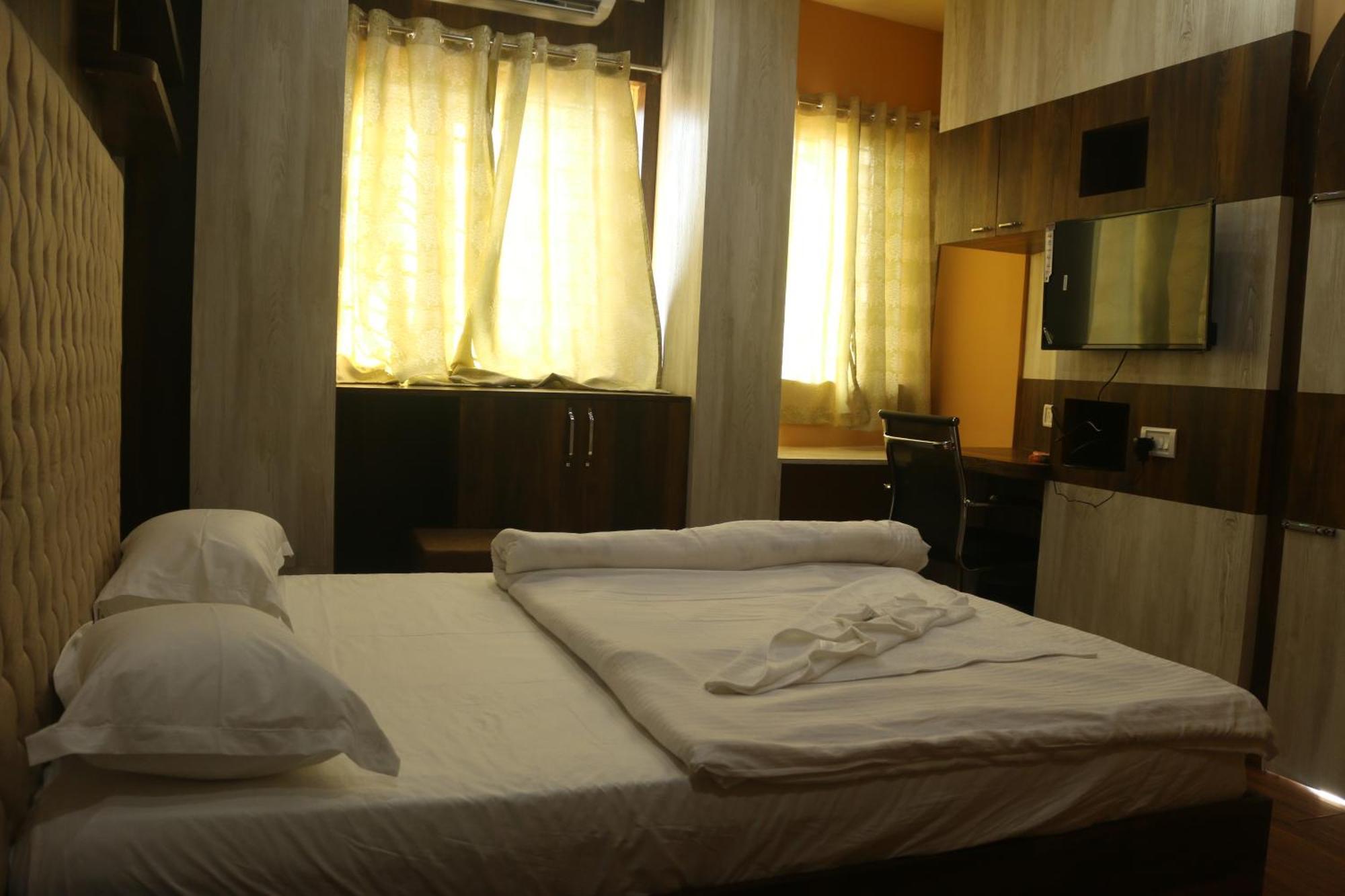 Hotel Himalaya Agartala Extérieur photo